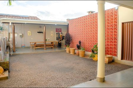 Casa à venda com 330m², 3 quartos e 5 vagas