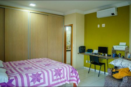 Casa à venda com 330m², 3 quartos e 5 vagas