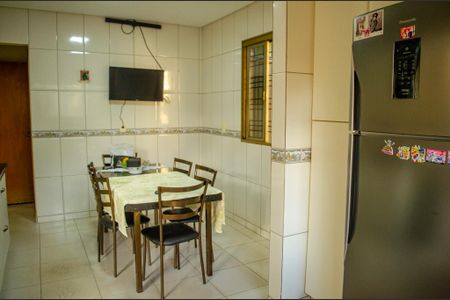 Casa à venda com 330m², 3 quartos e 5 vagas