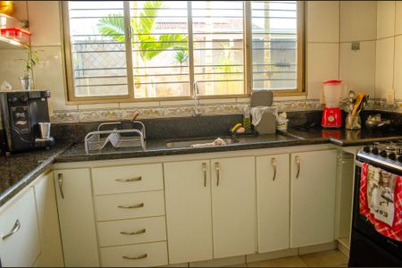 Casa à venda com 330m², 3 quartos e 5 vagas