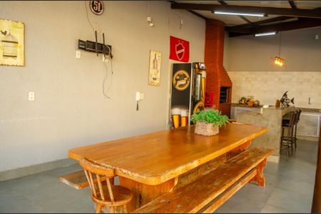 Casa à venda com 330m², 3 quartos e 5 vagas
