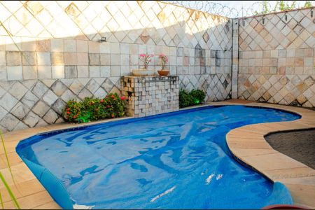 Casa à venda com 330m², 3 quartos e 5 vagas