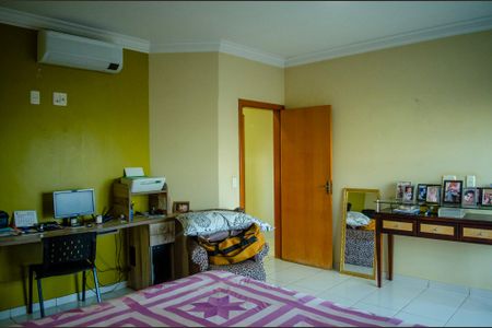 Casa à venda com 330m², 3 quartos e 5 vagas