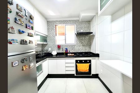 Cozinha de apartamento à venda com 2 quartos, 75m² em Paquetá, Belo Horizonte