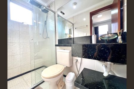 Apartamento à venda com 75m², 2 quartos e 1 vaga Apartamento à venda com 75m², 2 quartos e 1 vagaBanheiro da Suíte