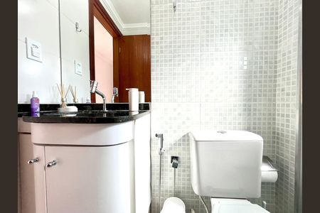 Apartamento à venda com 75m², 2 quartos e 1 vaga Apartamento à venda com 75m², 2 quartos e 1 vagaBanheiro Social