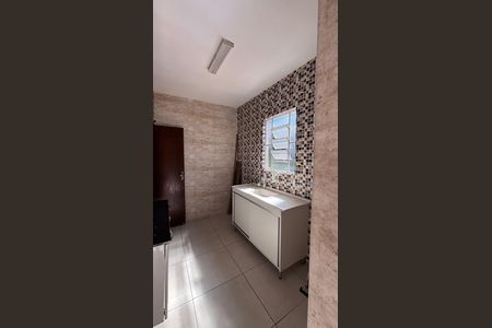 Cozinha de apartamento para alugar com 2 quartos, 56m² em Ana Lúcia, Belo Horizonte