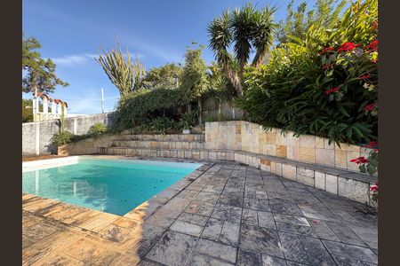 Casa para alugar com 491m², 5 quartos e 8 vagas Casa para alugar com 491m², 5 quartos e 8 vagasPiscina