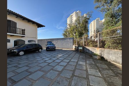 Casa para alugar com 491m², 5 quartos e 8 vagas Casa para alugar com 491m², 5 quartos e 8 vagasGaragem