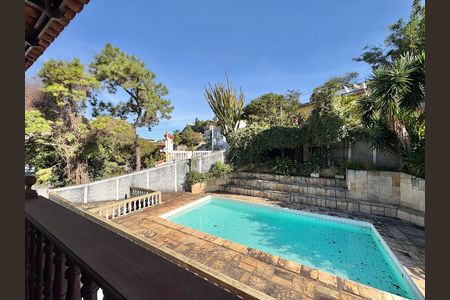 Casa para alugar com 491m², 5 quartos e 8 vagas Casa para alugar com 491m², 5 quartos e 8 vagasVaranda da Suíte 2