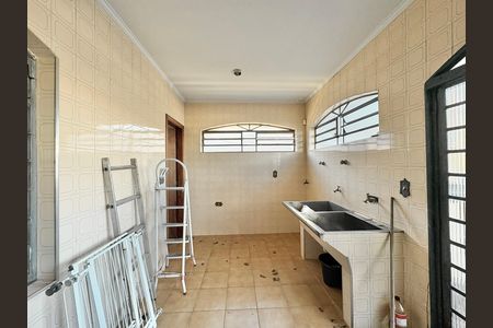 Casa para alugar com 491m², 5 quartos e 8 vagas Casa para alugar com 491m², 5 quartos e 8 vagasÁrea de Serviço