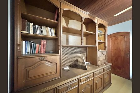Casa para alugar com 491m², 5 quartos e 8 vagas Casa para alugar com 491m², 5 quartos e 8 vagasEscritório
