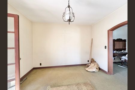 Casa para alugar com 491m², 5 quartos e 8 vagas Casa para alugar com 491m², 5 quartos e 8 vagasExtensão da Suíte 2