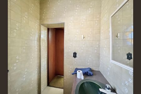 Casa para alugar com 491m², 5 quartos e 8 vagas Casa para alugar com 491m², 5 quartos e 8 vagasBanheiro da Suíte 2