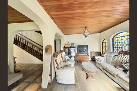 Casa para alugar com 491m², 5 quartos e 8 vagas Casa para alugar com 491m², 5 quartos e 8 vagasSala