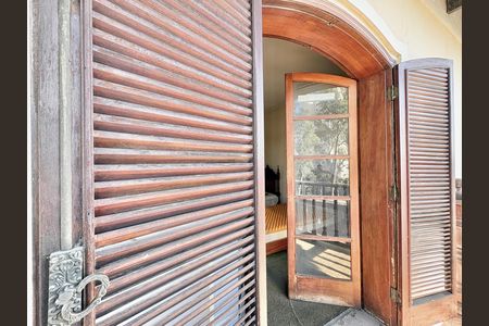 Casa para alugar com 491m², 5 quartos e 8 vagas Casa para alugar com 491m², 5 quartos e 8 vagasVaranda da Suíte 3