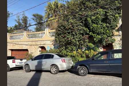 Casa para alugar com 491m², 5 quartos e 8 vagas Casa para alugar com 491m², 5 quartos e 8 vagasFachada