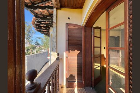 Casa para alugar com 491m², 5 quartos e 8 vagas Casa para alugar com 491m², 5 quartos e 8 vagasVaranda da Suíte 1 e 2