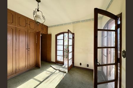Casa para alugar com 491m², 5 quartos e 8 vagas Casa para alugar com 491m², 5 quartos e 8 vagasSuíte 1