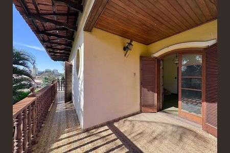 Casa para alugar com 491m², 5 quartos e 8 vagas Casa para alugar com 491m², 5 quartos e 8 vagasVaranda da Suíte 1 e 2