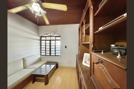 Casa para alugar com 491m², 5 quartos e 8 vagas Casa para alugar com 491m², 5 quartos e 8 vagasEscritório