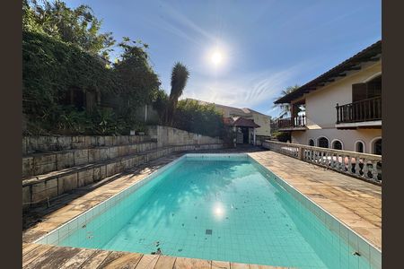 Casa para alugar com 491m², 5 quartos e 8 vagas Casa para alugar com 491m², 5 quartos e 8 vagasPiscina