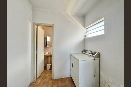 Casa para alugar com 491m², 5 quartos e 8 vagas Casa para alugar com 491m², 5 quartos e 8 vagasQuarto de Serviço