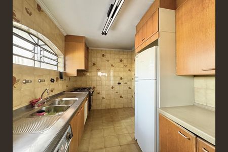 Casa para alugar com 491m², 5 quartos e 8 vagas Casa para alugar com 491m², 5 quartos e 8 vagasCozinha