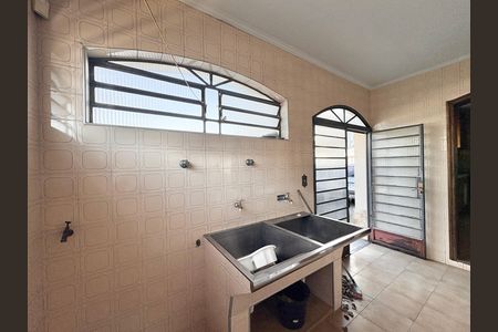 Casa para alugar com 491m², 5 quartos e 8 vagas Casa para alugar com 491m², 5 quartos e 8 vagasÁrea de Serviço