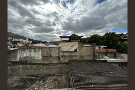 Vista do Quarto 1 de apartamento para alugar com 2 quartos, 62m² em Cavalcanti, Rio de Janeiro