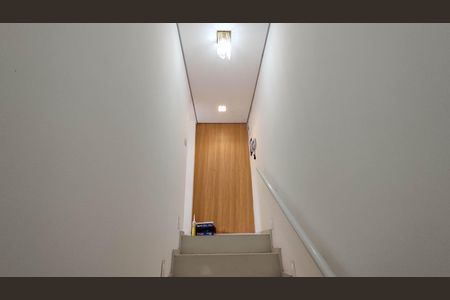 Casa para alugar com 60m², 1 quarto e sem vaga Casa para alugar com 60m², 1 quarto e sem vagaEscada