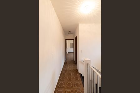 Casa para alugar com 220m², 4 quartos e 3 vagas Casa para alugar com 220m², 4 quartos e 3 vagasCorredor