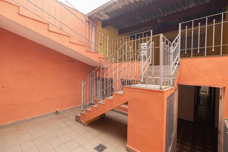 Casa para alugar com 220m², 4 quartos e 3 vagas Casa para alugar com 220m², 4 quartos e 3 vagasQuintal