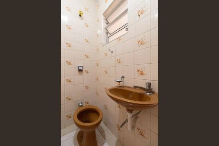 Casa para alugar com 220m², 4 quartos e 3 vagas Casa para alugar com 220m², 4 quartos e 3 vagasBanheiro de Serviço