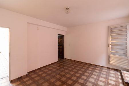 Casa para alugar com 220m², 4 quartos e 3 vagas Casa para alugar com 220m², 4 quartos e 3 vagasQuarto Externo