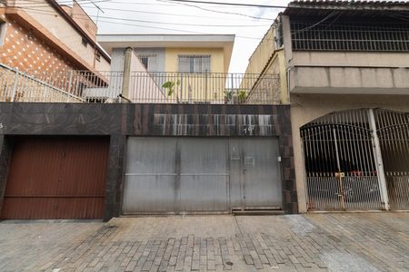 Casa para alugar com 220m², 4 quartos e 3 vagas Casa para alugar com 220m², 4 quartos e 3 vagasFachada