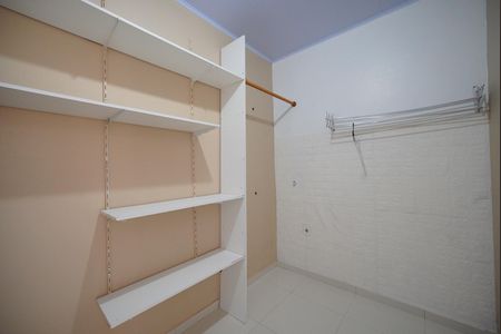 Casa para alugar com 30m², 1 quarto e sem vagaCloset da suíte