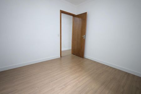Casa à venda com 145m², 3 quartos e 4 vagas Casa à venda com 145m², 3 quartos e 4 vagasQuarto 2