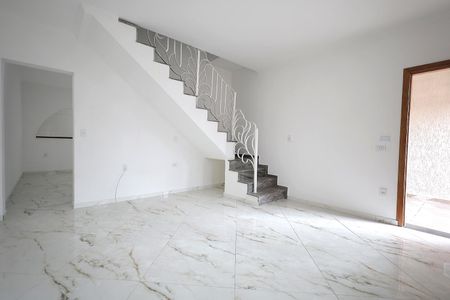 Casa à venda com 145m², 3 quartos e 4 vagas Casa à venda com 145m², 3 quartos e 4 vagasSala