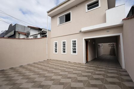 Casa à venda com 145m², 3 quartos e 4 vagas Casa à venda com 145m², 3 quartos e 4 vagasGaragem