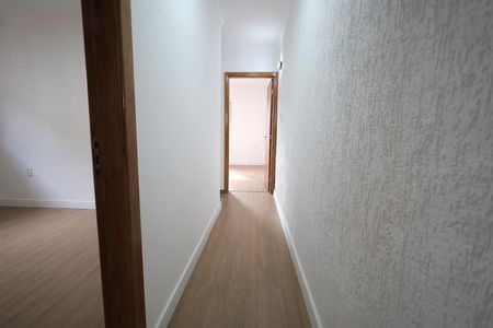 Casa à venda com 145m², 3 quartos e 4 vagas Casa à venda com 145m², 3 quartos e 4 vagasCorredor