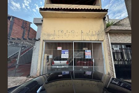 Casa à venda com 80m², 2 quartos e 2 vagas Casa à venda com 80m², 2 quartos e 2 vagasFachada com placa