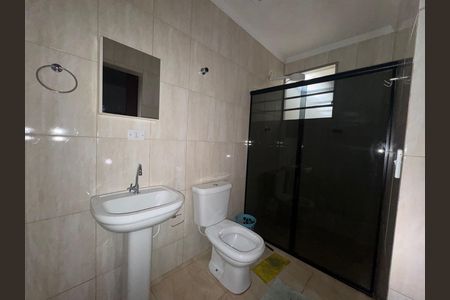 Casa à venda com 80m², 2 quartos e 2 vagas Casa à venda com 80m², 2 quartos e 2 vagasBanheiro da Suíte