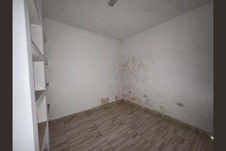 Casa à venda com 80m², 2 quartos e 2 vagas Casa à venda com 80m², 2 quartos e 2 vagasCloset