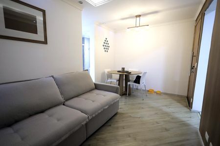 Sala de apartamento à venda com 3 quartos, 63m² em Vila Homero Thon, Santo André