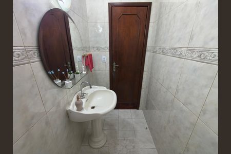 Casa de condomínio à venda com 230m², 4 quartos e 2 vagas