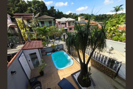 Casa de condomínio à venda com 230m², 4 quartos e 2 vagas