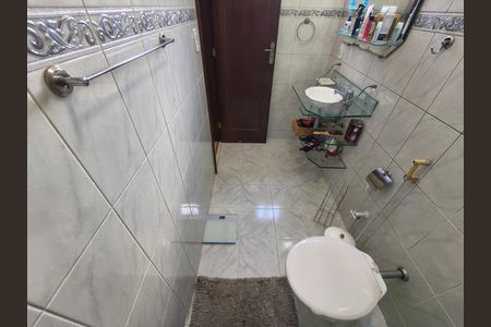 Casa de condomínio à venda com 230m², 4 quartos e 2 vagas
