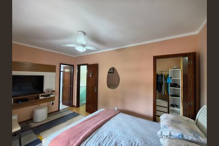 Casa de condomínio à venda com 230m², 4 quartos e 2 vagas