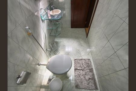Casa de condomínio à venda com 230m², 4 quartos e 2 vagas